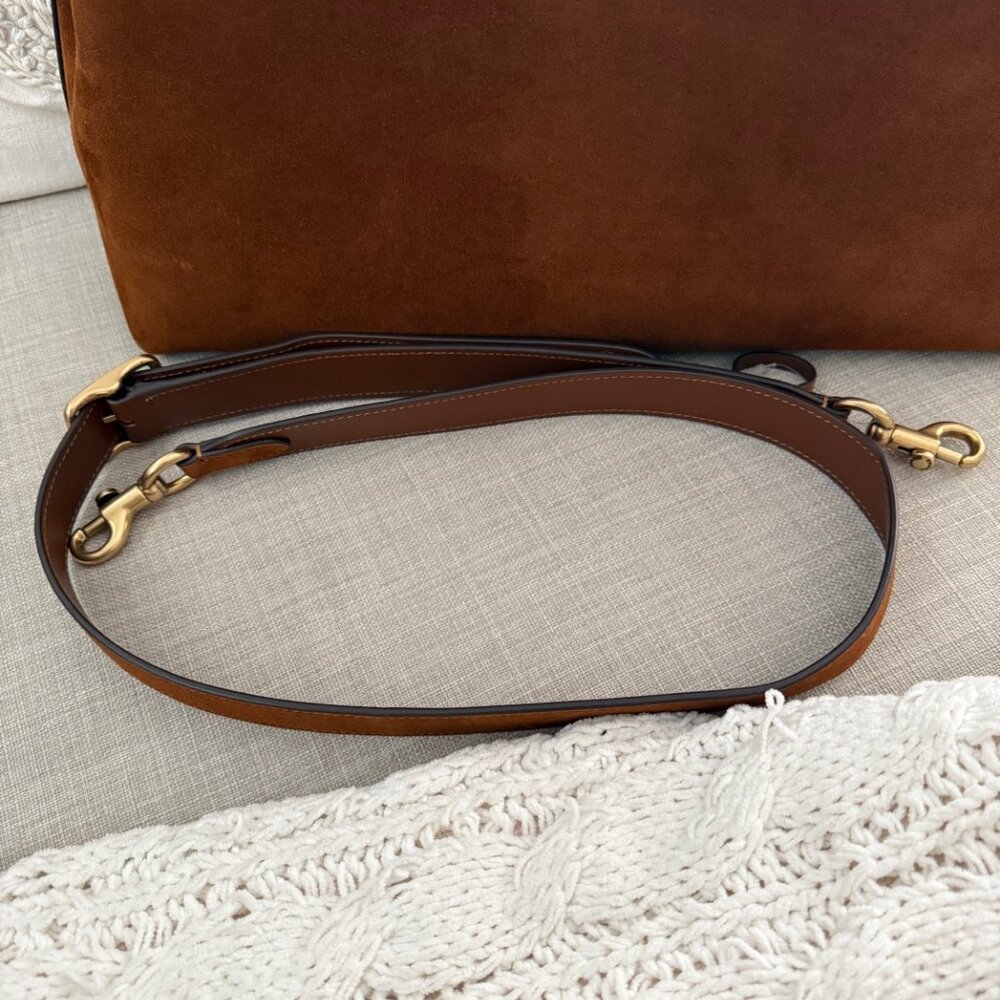 Coach Soft Empire 40 Warm Brown Suede - Picture 3 of 8